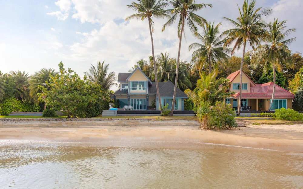 2 bedroom beachfront villa on the South of Phuket