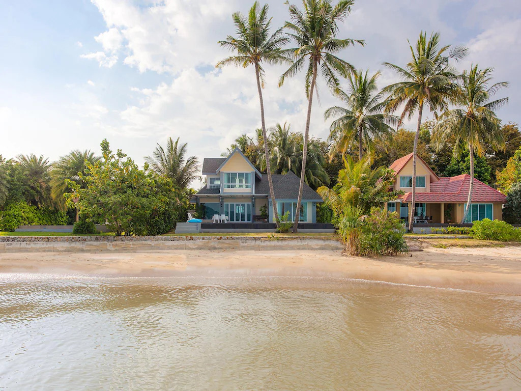 2 bedroom beachfront villa on the South of Phuket