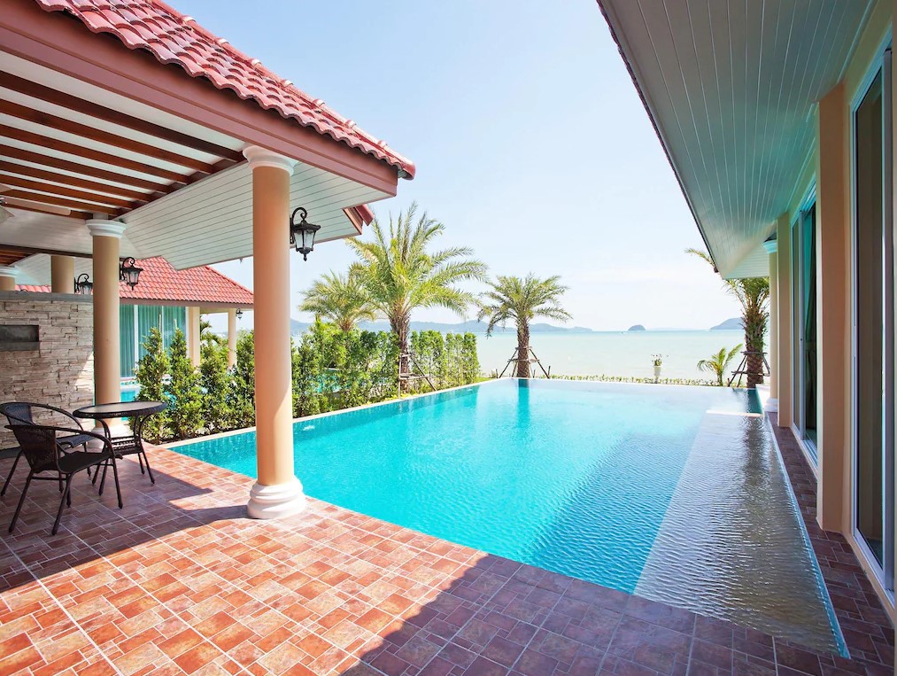 3 bedroom beachfront villa facing Chalong bay